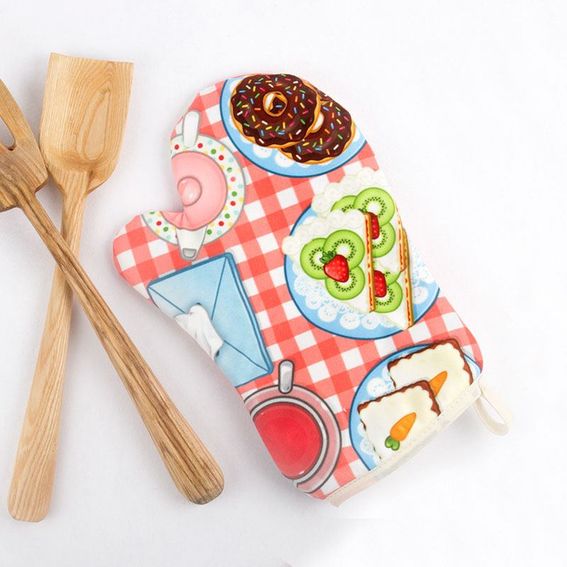 illustrated custom oven gloves