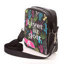 Axelremsväska med text