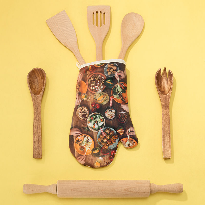 ofenhandschuhe bedruckt mit esstisch und essen