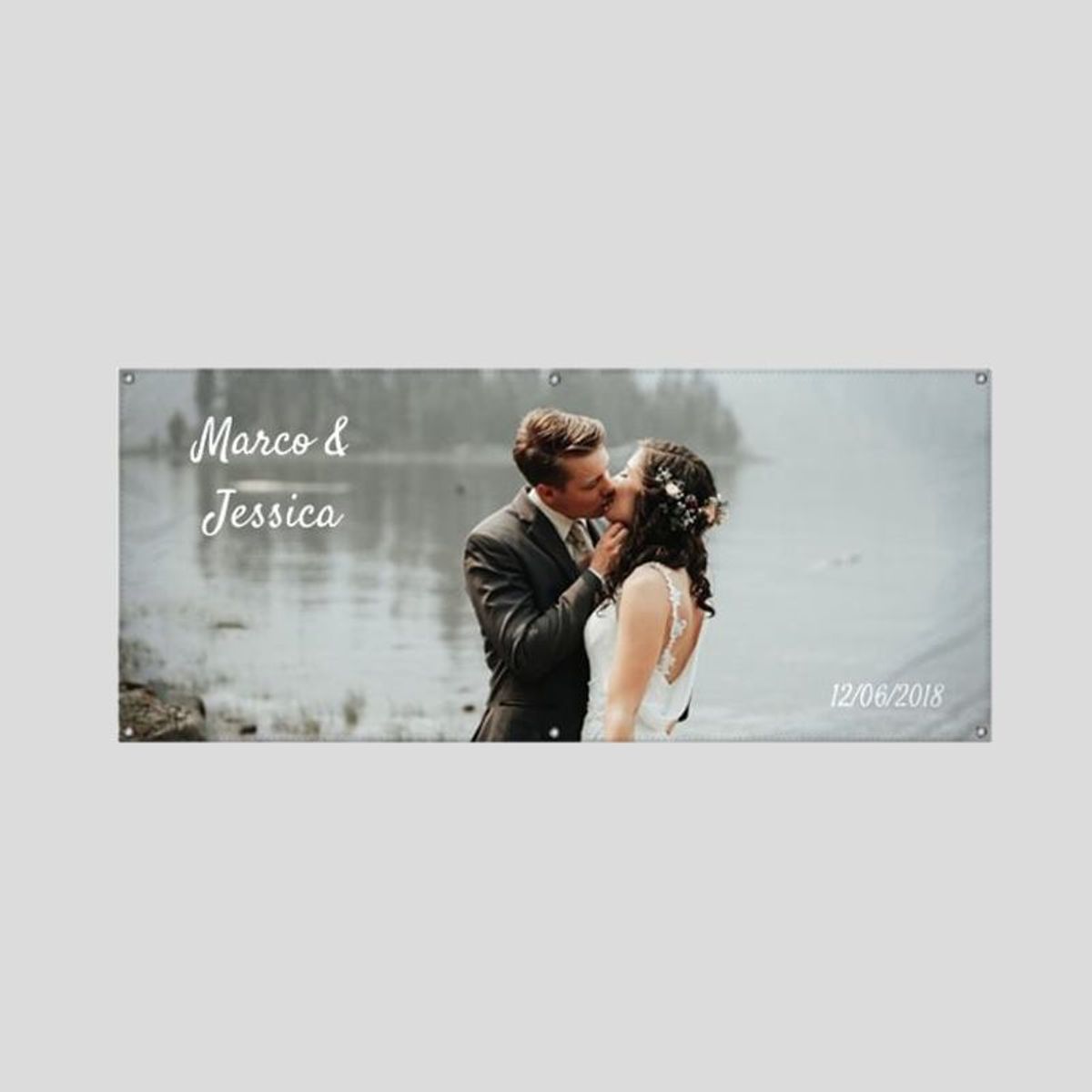 Striscione Personalizzato 60x180 Cm Con Foto Per Compleanno, Matrimonio, Fidanzamento – Scegli Il Materiale (Interno/Esterno)
