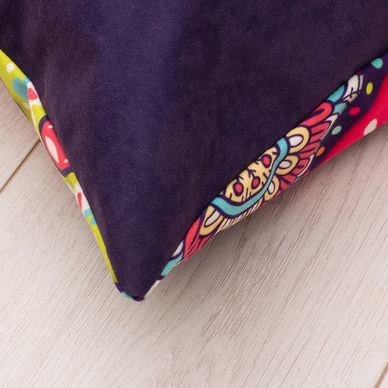 Finitions de la housse de coussin de sol imprimée