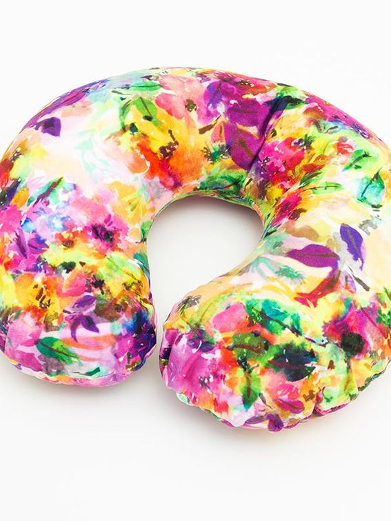 コントラードの アーティストデザイン ネック ピロー