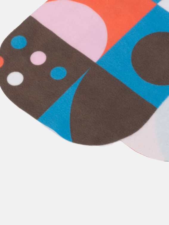 närbild egendesignad halsduk