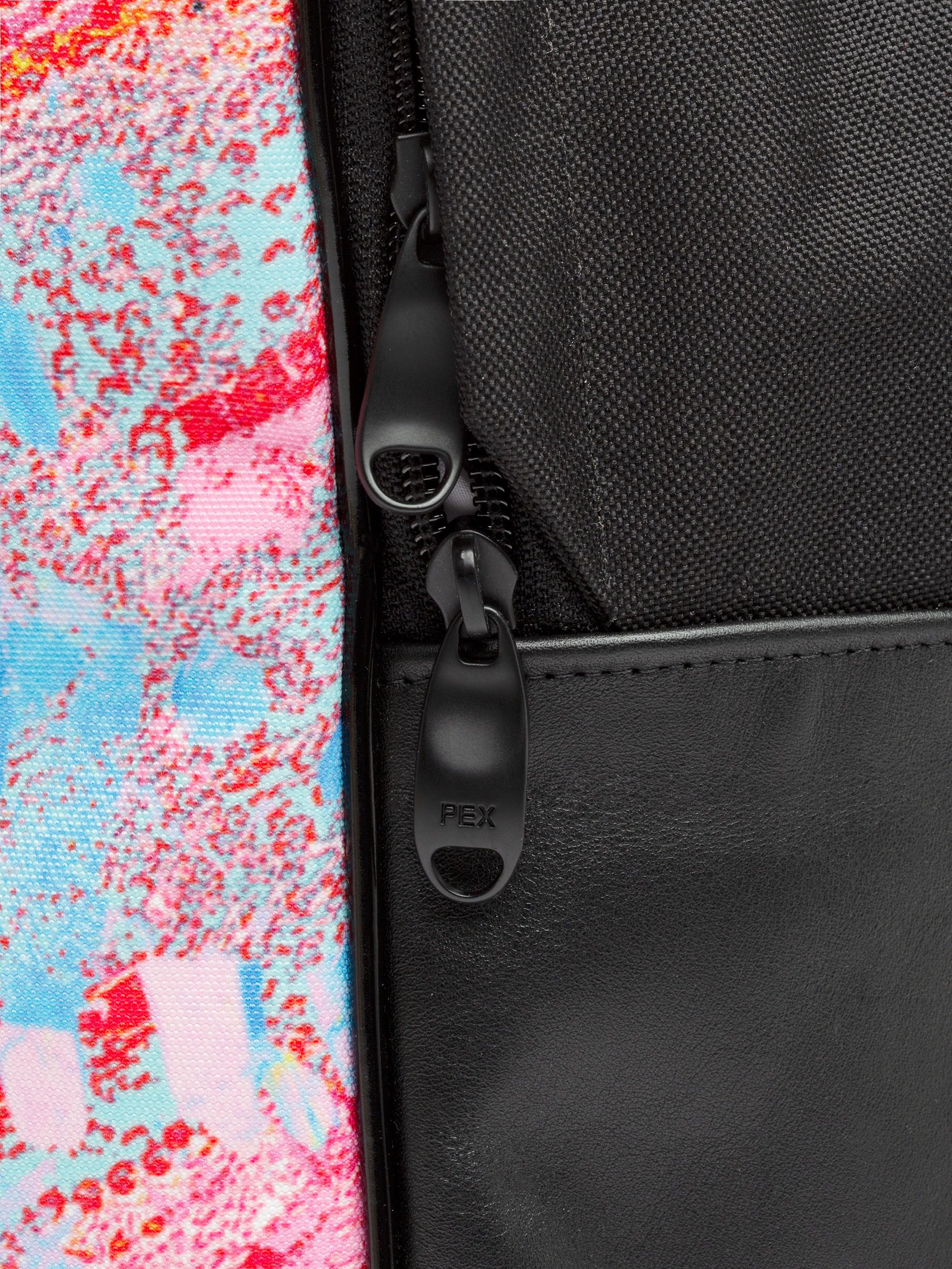 zipper detail of custom backpack