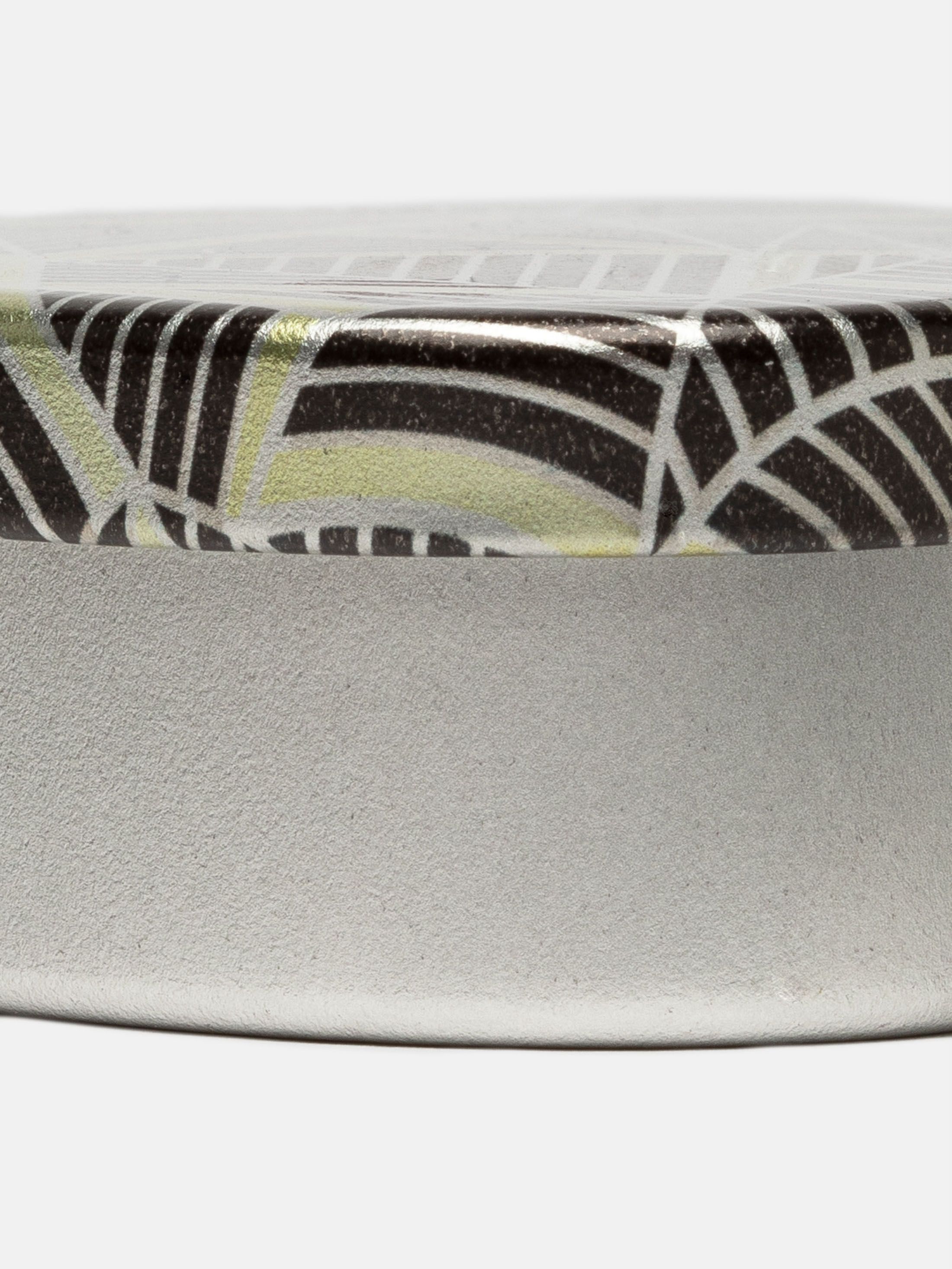 heart shaped tin design