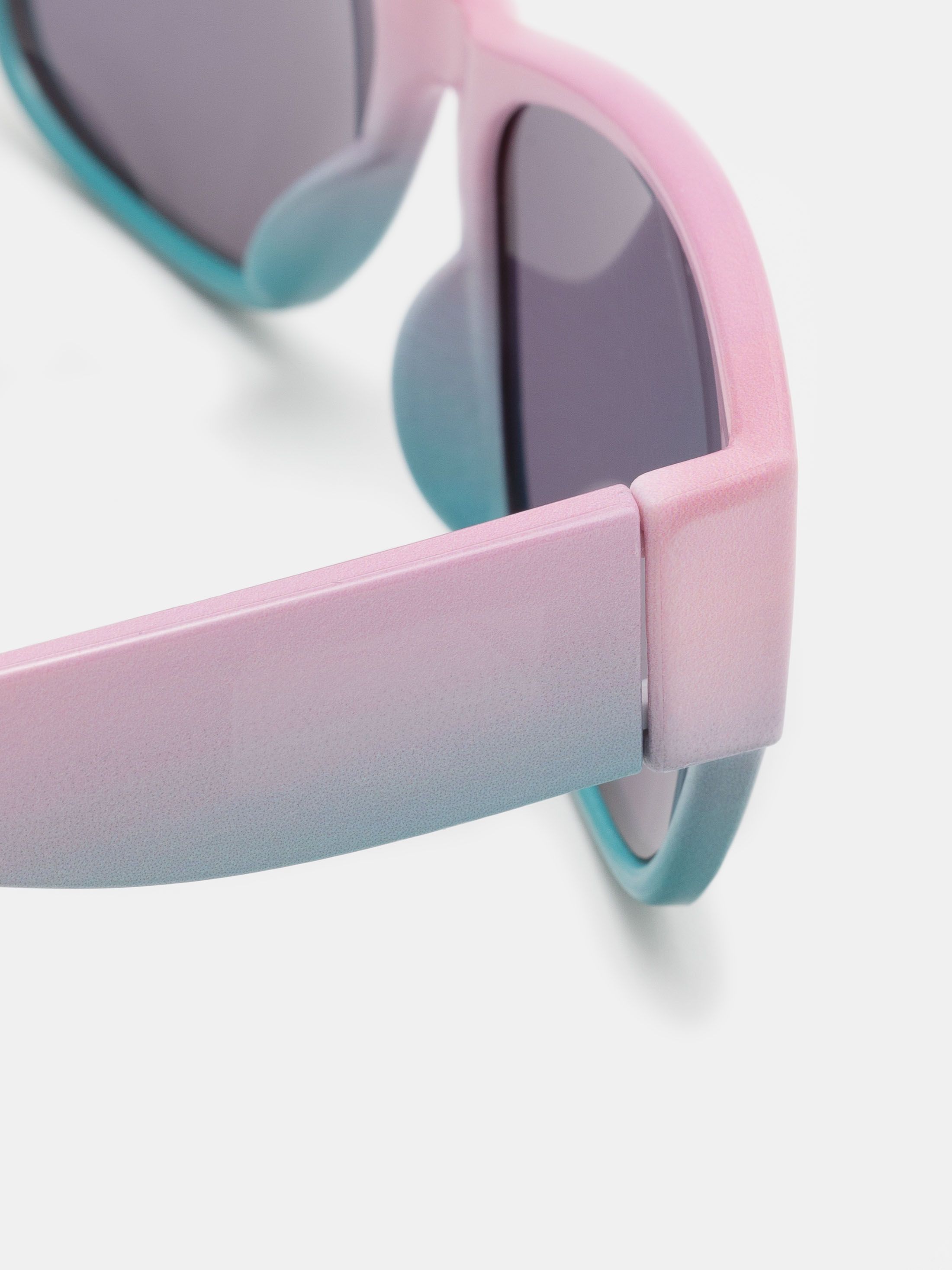 funky custom sunglasses detail
