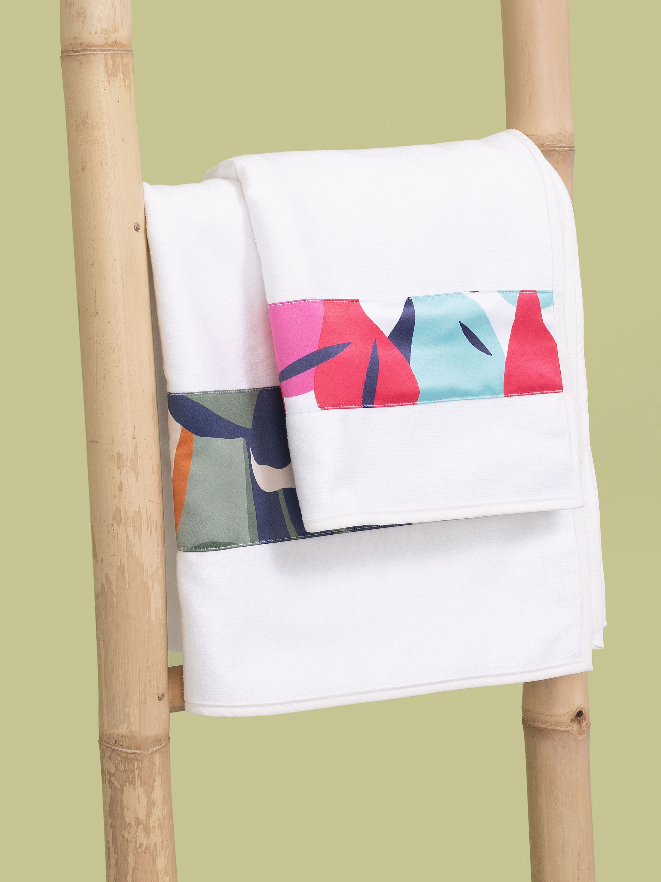 his and hers bath towels details