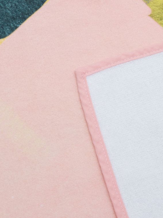 custom bath towel detail