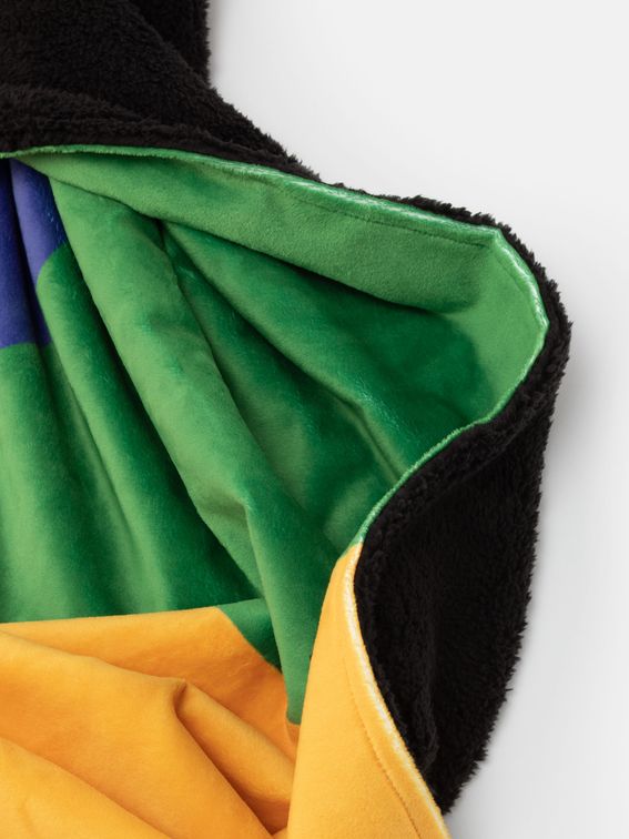 printed throws fleece close up