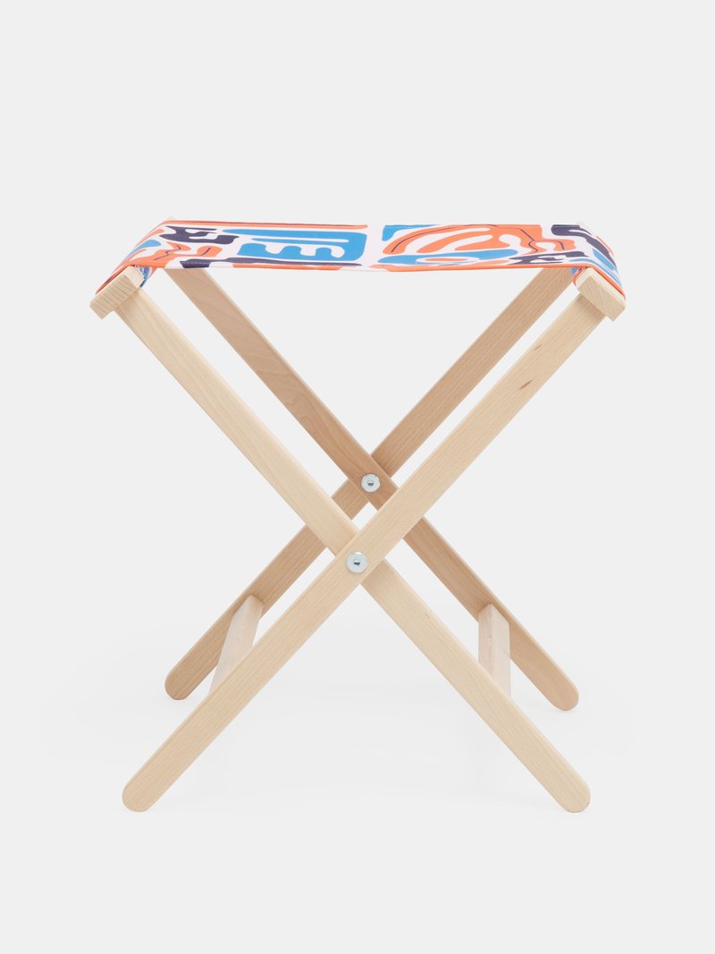 folding chairs printed with abstract design