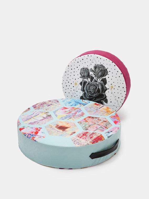 丸いフロアクッションにお気に入りのプリントを
