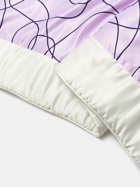 custom quilts with duchess satin border