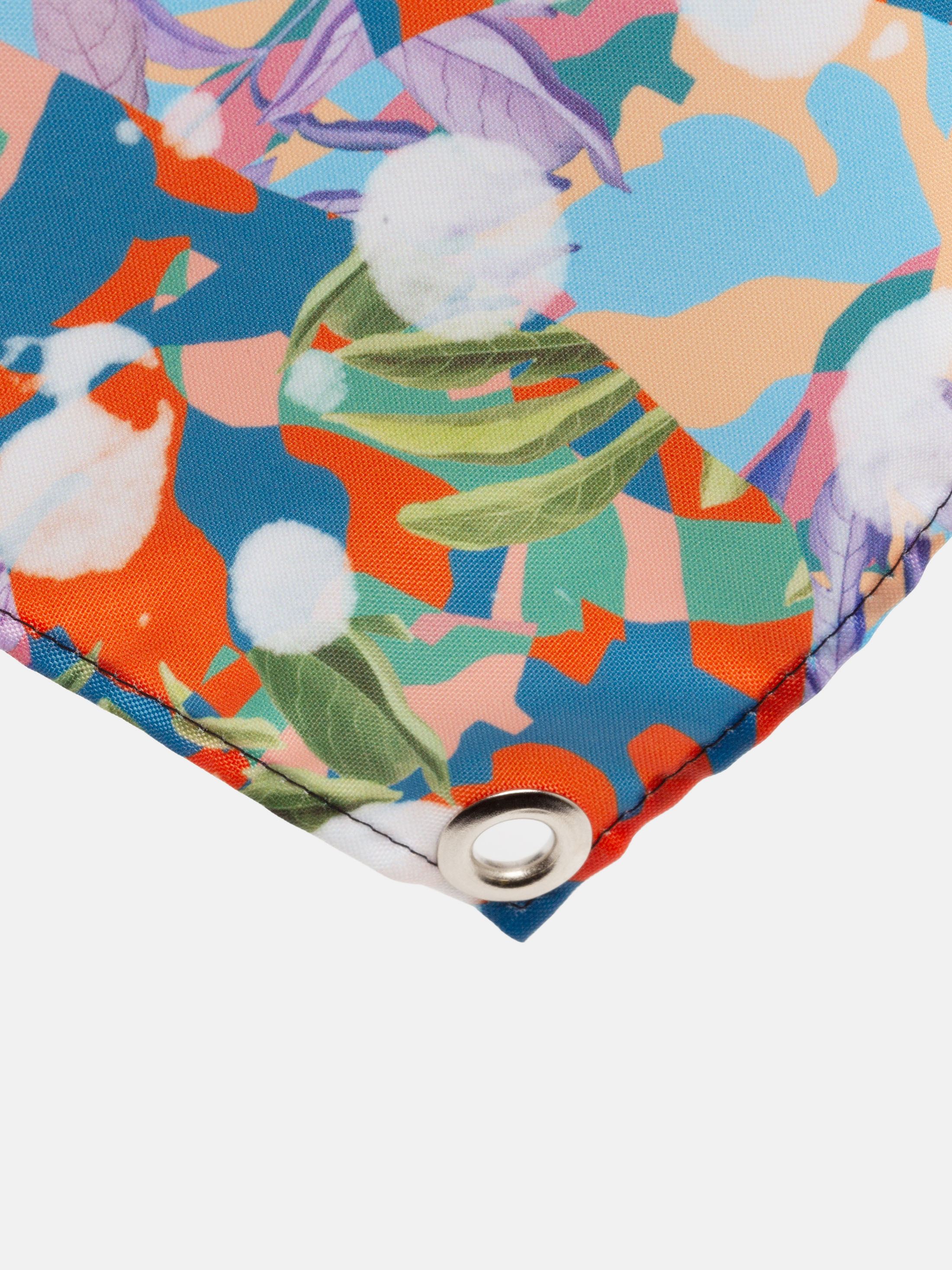 textilbanner aus satin nahaufnahme