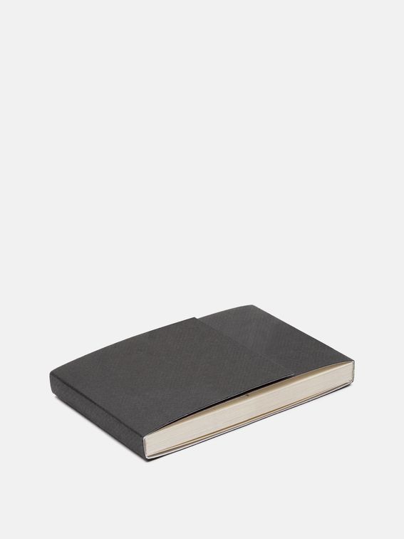 magnetic closure for  printed business card case