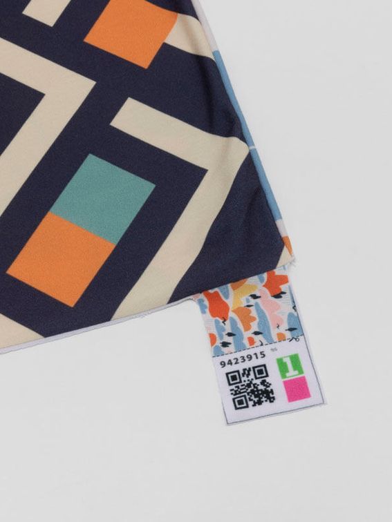 customized neck scarf edges