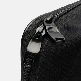 custom printed lunch bags close-up of zip and canvas trim detail