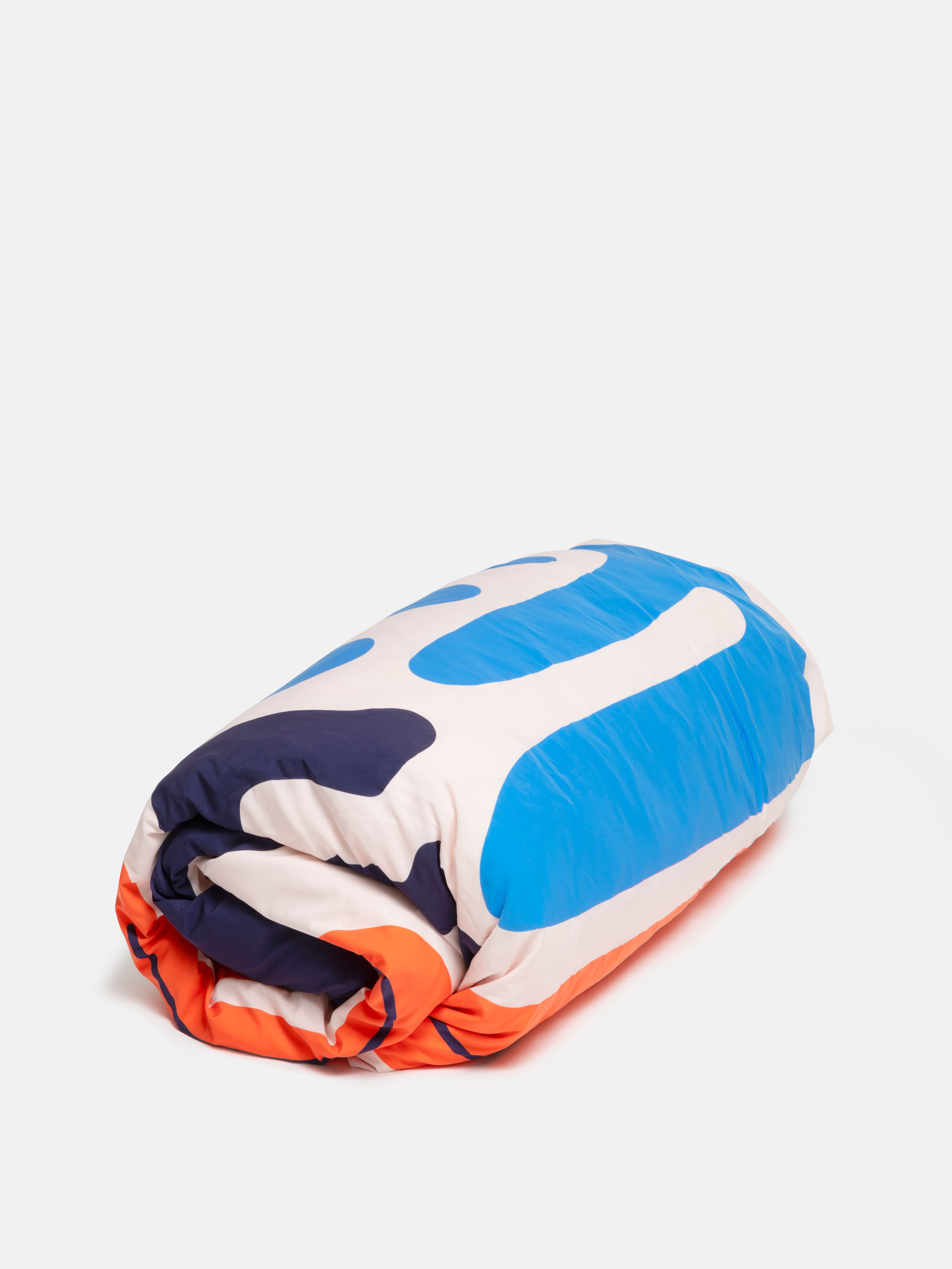 popper detail of custom bedding