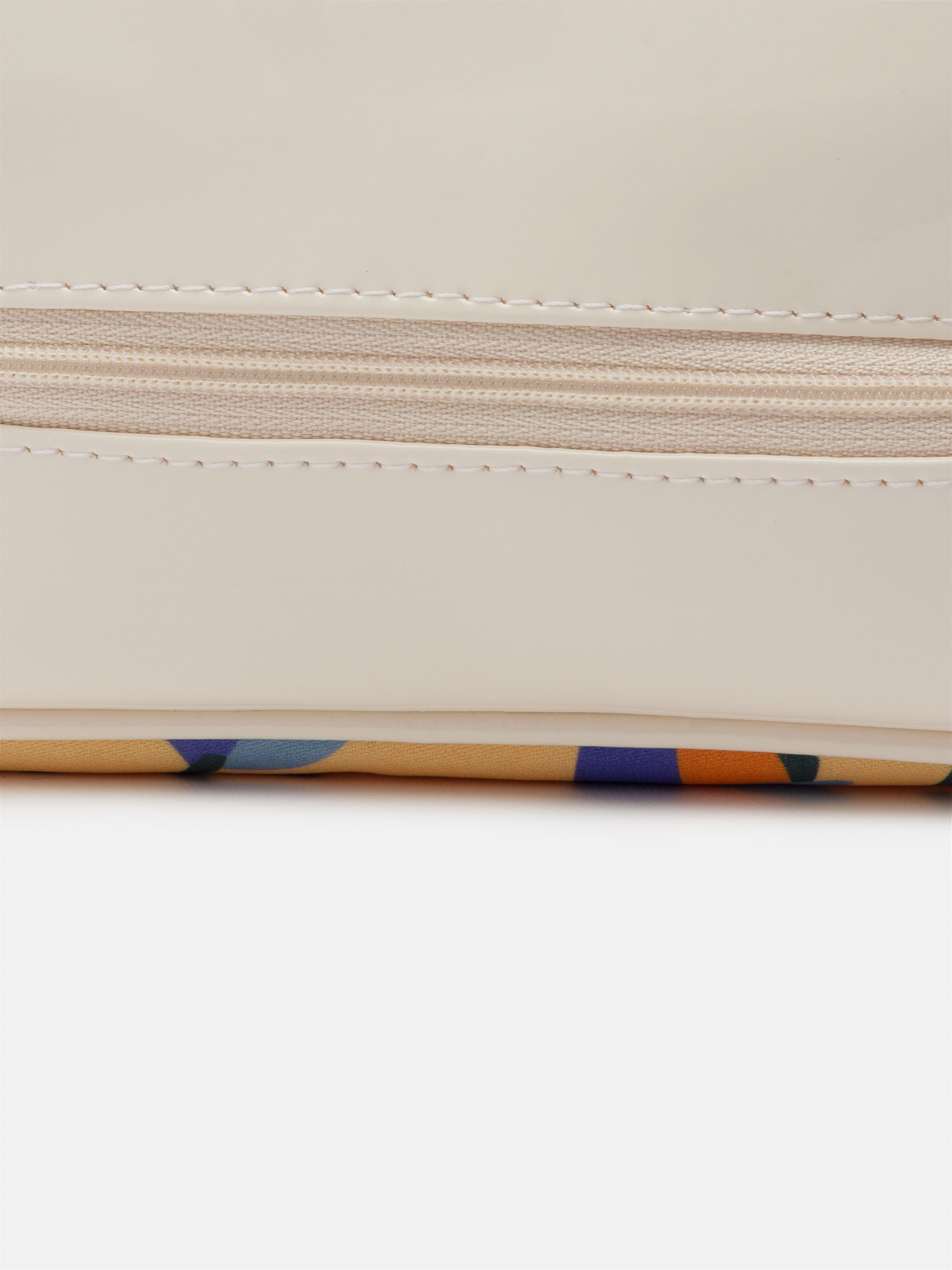 Trousse de toilette en cuir