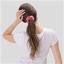 Gestalte einen personalisierten Scrunchie mit Mustern