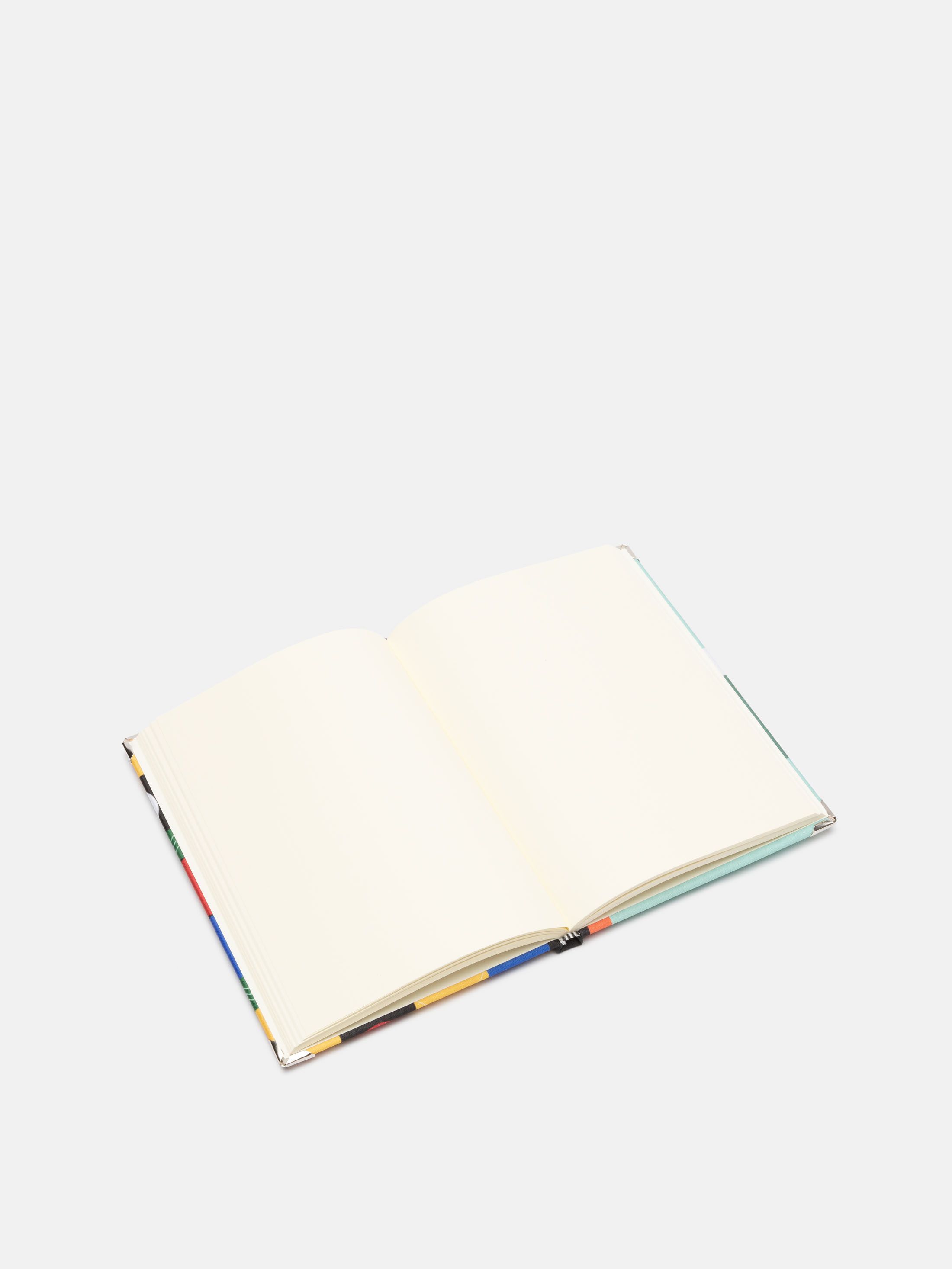 gepersonaliseerde notitieboek open pagina's