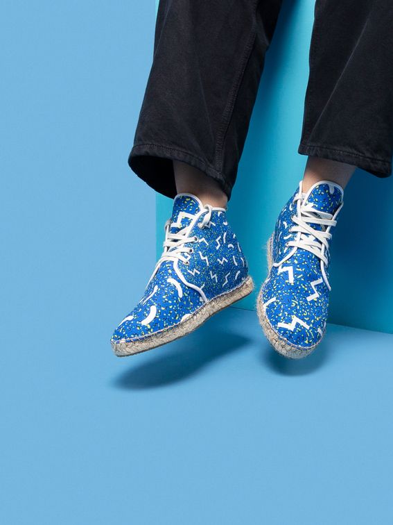 Espadrilles hautes avec design sur les côtés