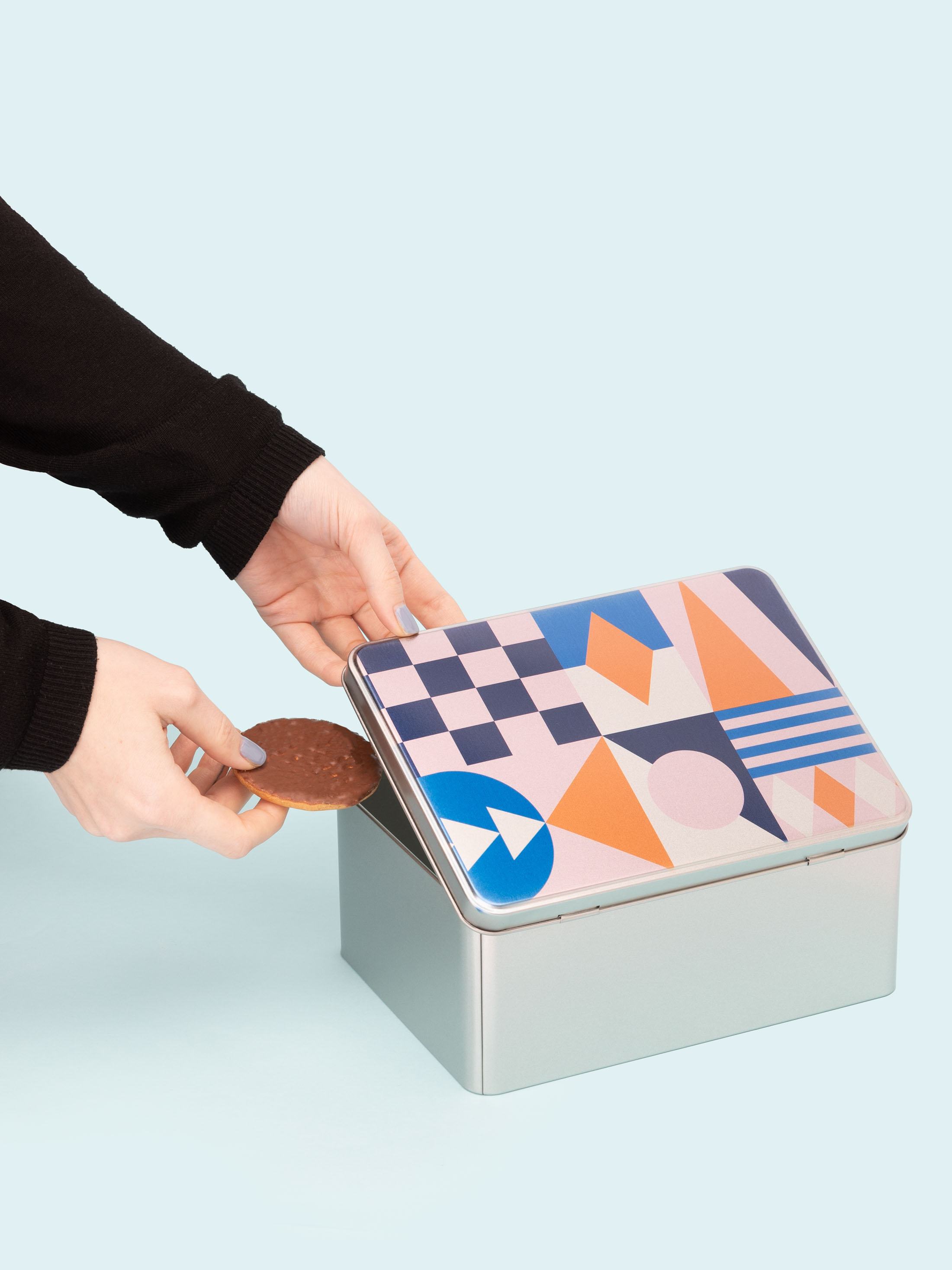 custom printed biscuit tin