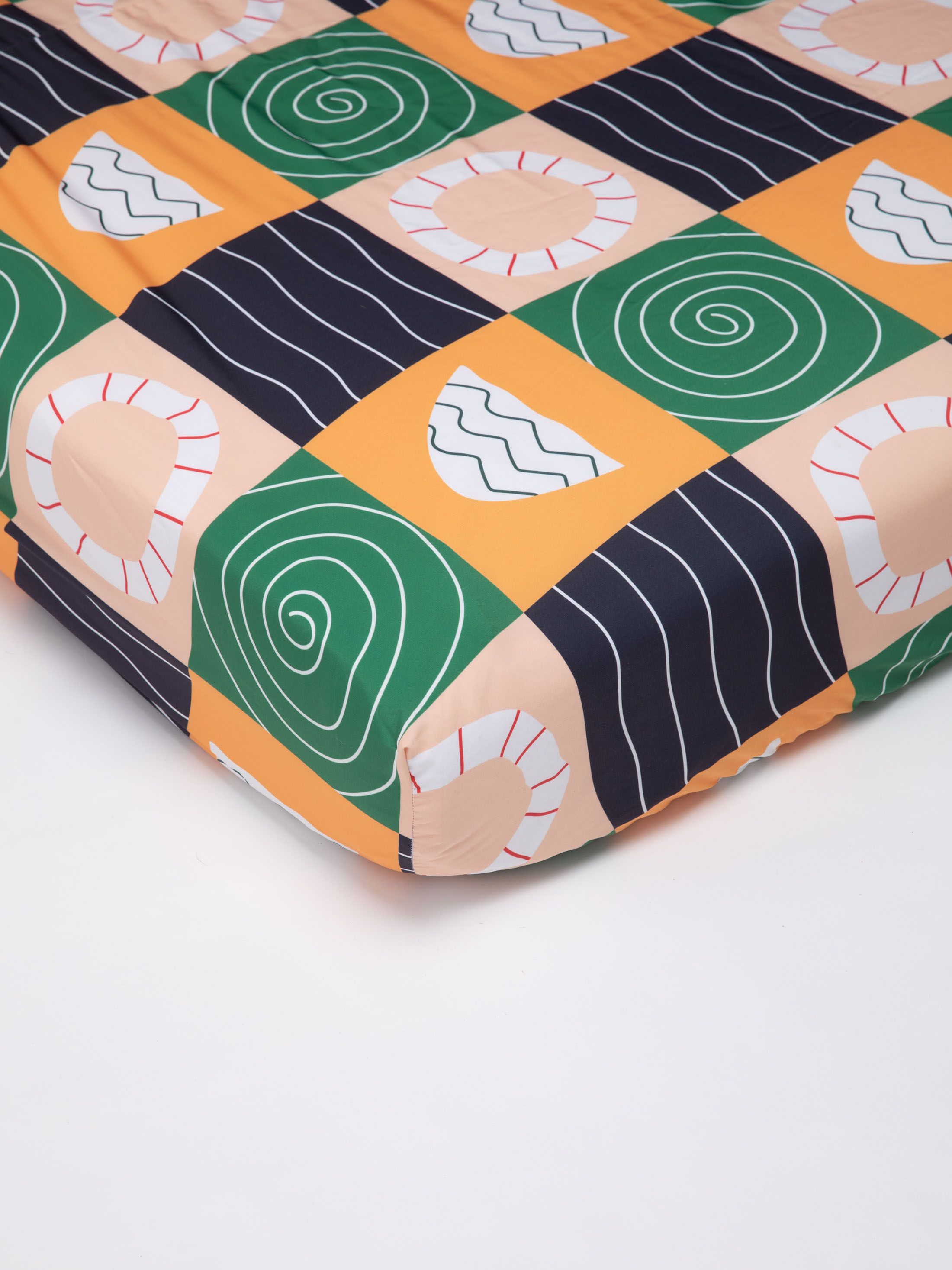 printed fitted sheets with elasticated corners