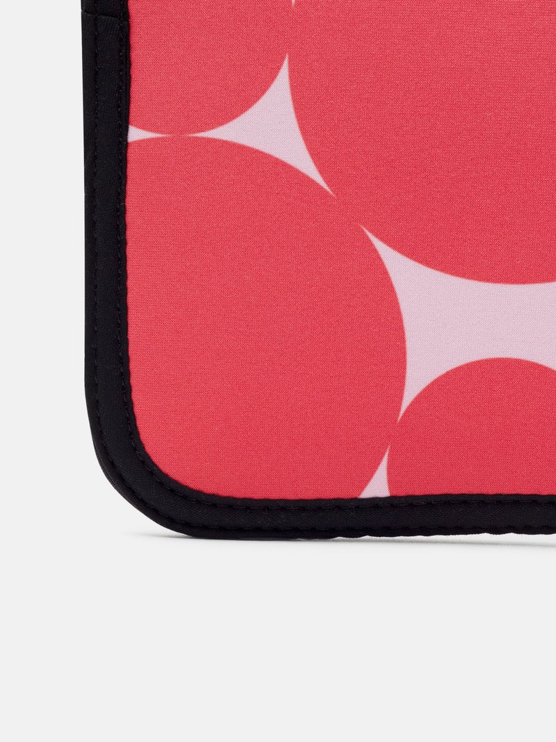 Design custom MacBook Air sleeve