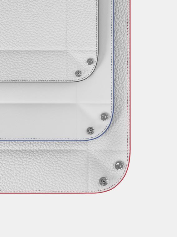 レザー小物入れ ボタンスナップ式