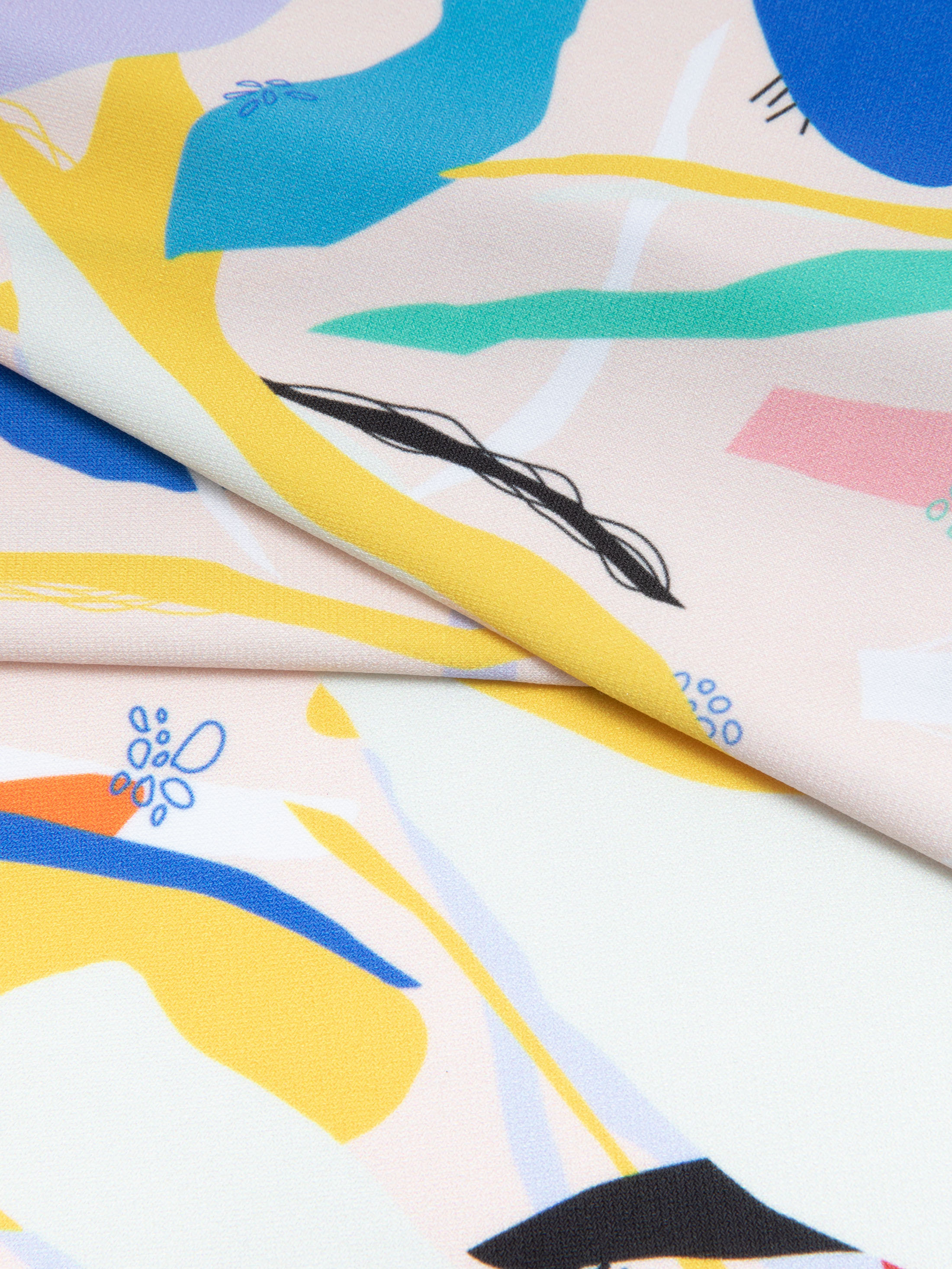 gepersonaliseerde prints op zijdezachte jersey rand details