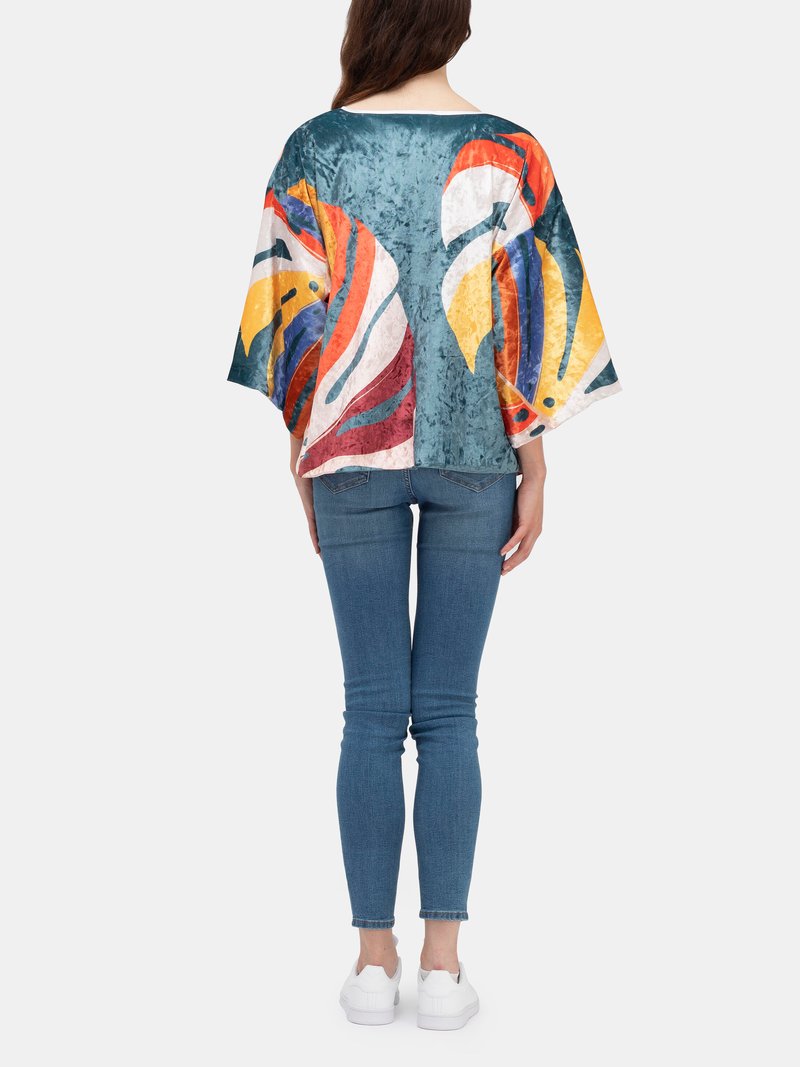 Dam kimonojacka med eget tryck av mönster