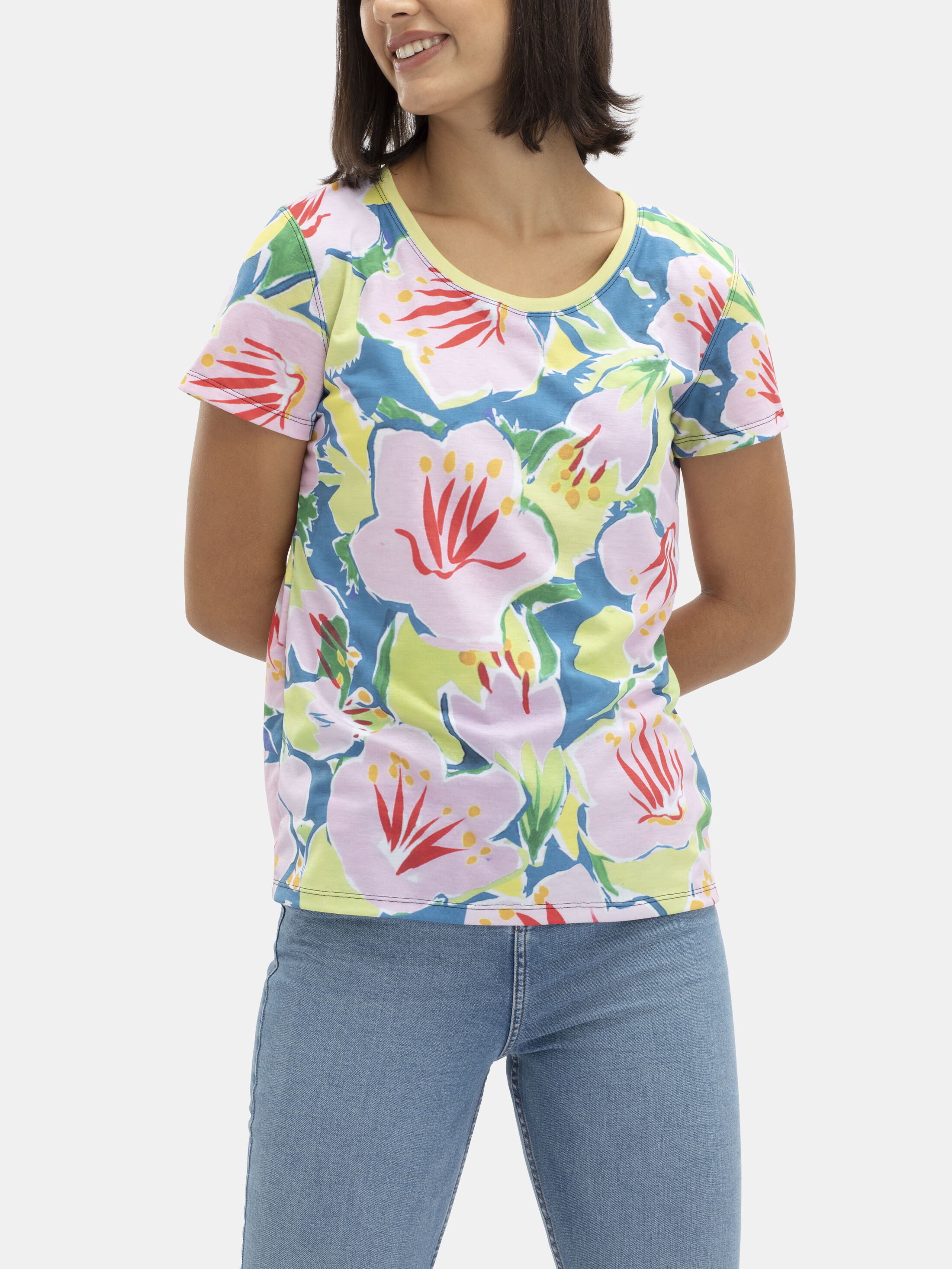 Create a women's basic custom cotton t-shirt