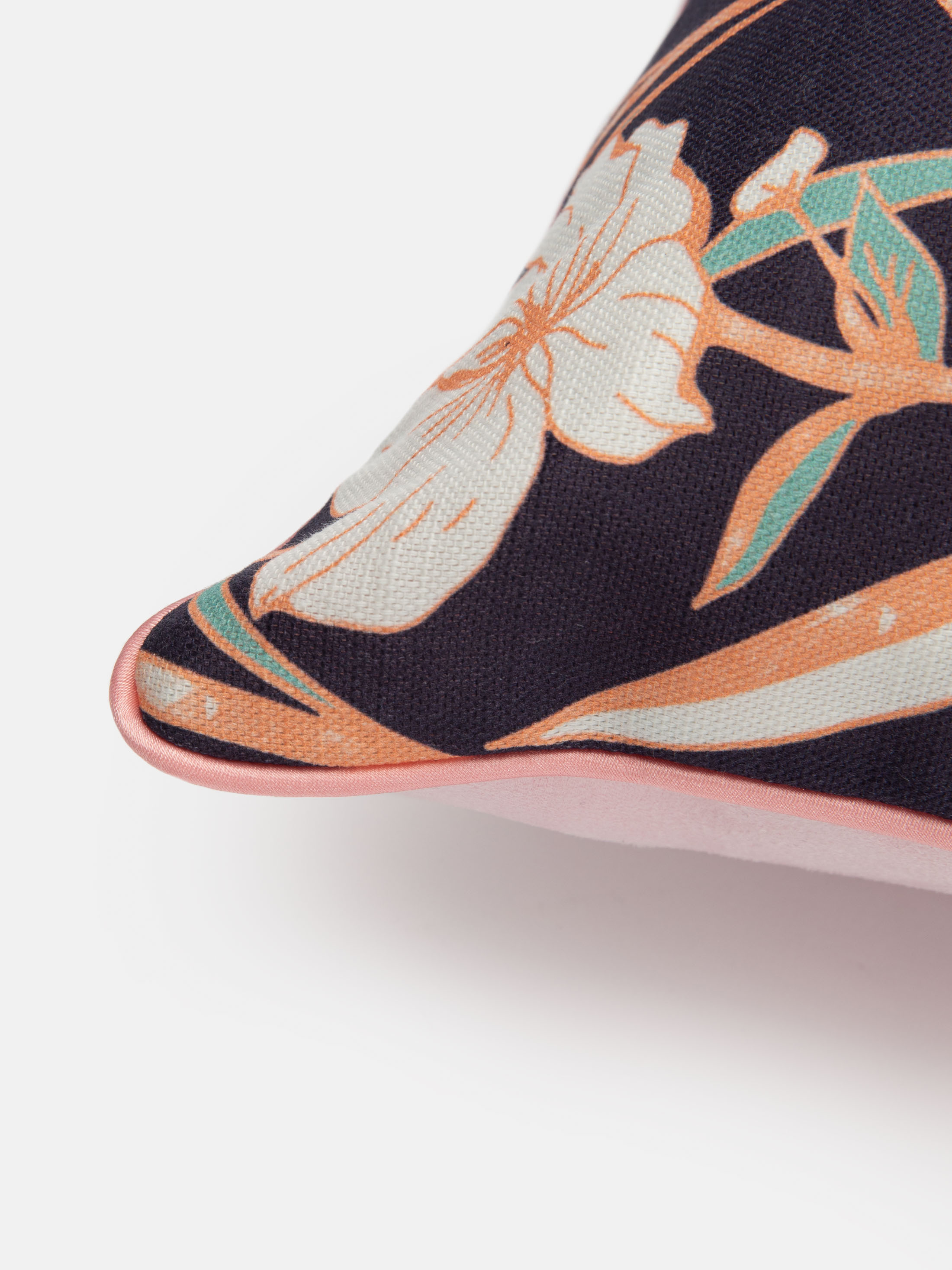 custom coloured satin on piping