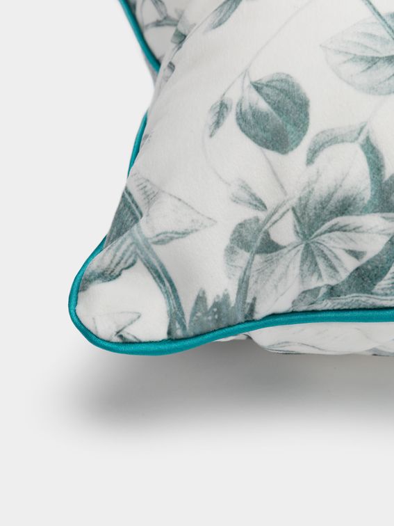 custom piping on cushion