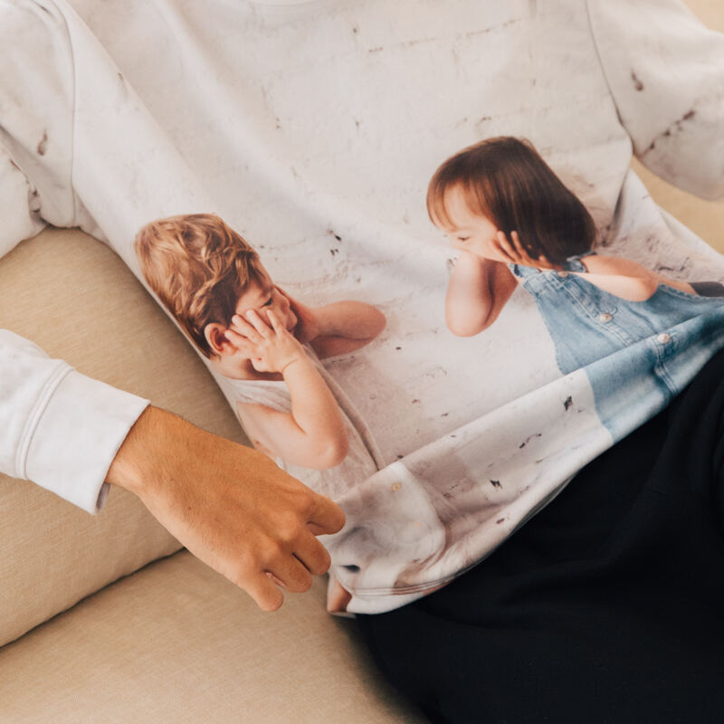 Print photo on online sweatshirt