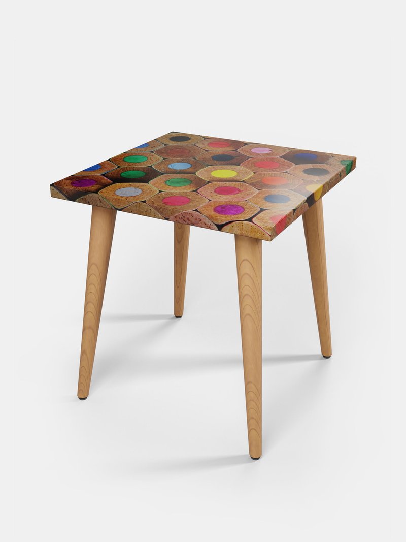 mesa auxiliar personalizada con patas de madera natural