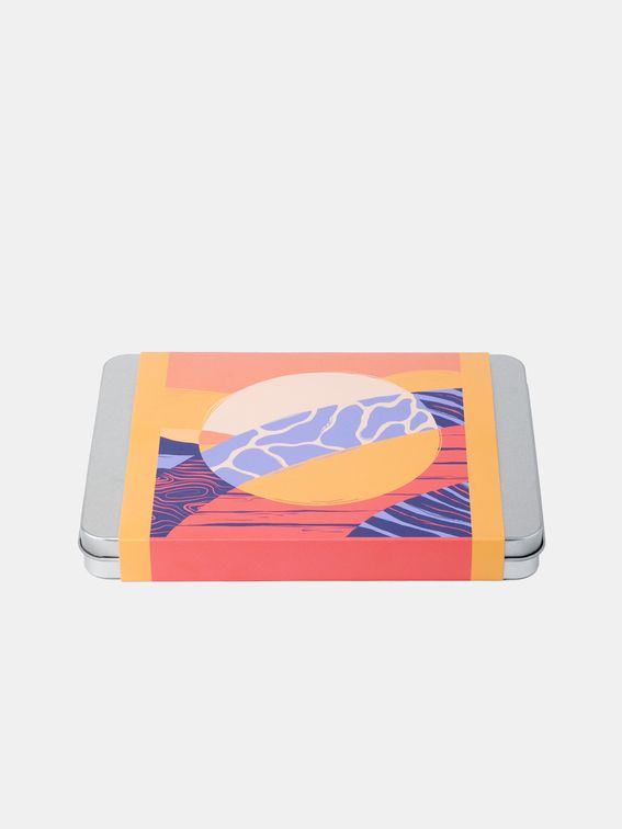 Design you personalised tin with sleeve