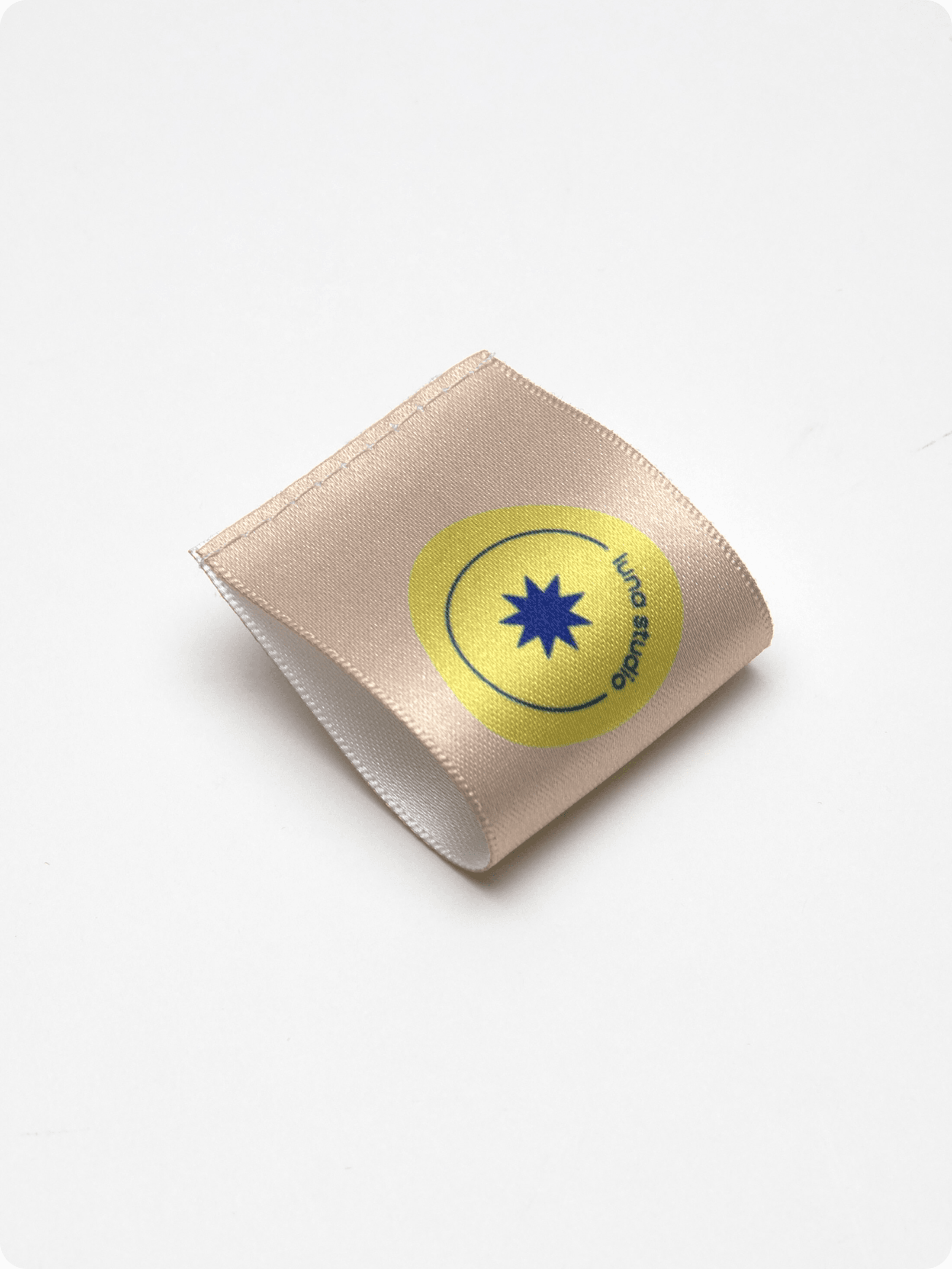 Etichette personalizzate per abbigliamento da cucire in tessuto per  abbigliamento Logo del marchio tessuto con targhette personalizzate per  abiti - AliExpress