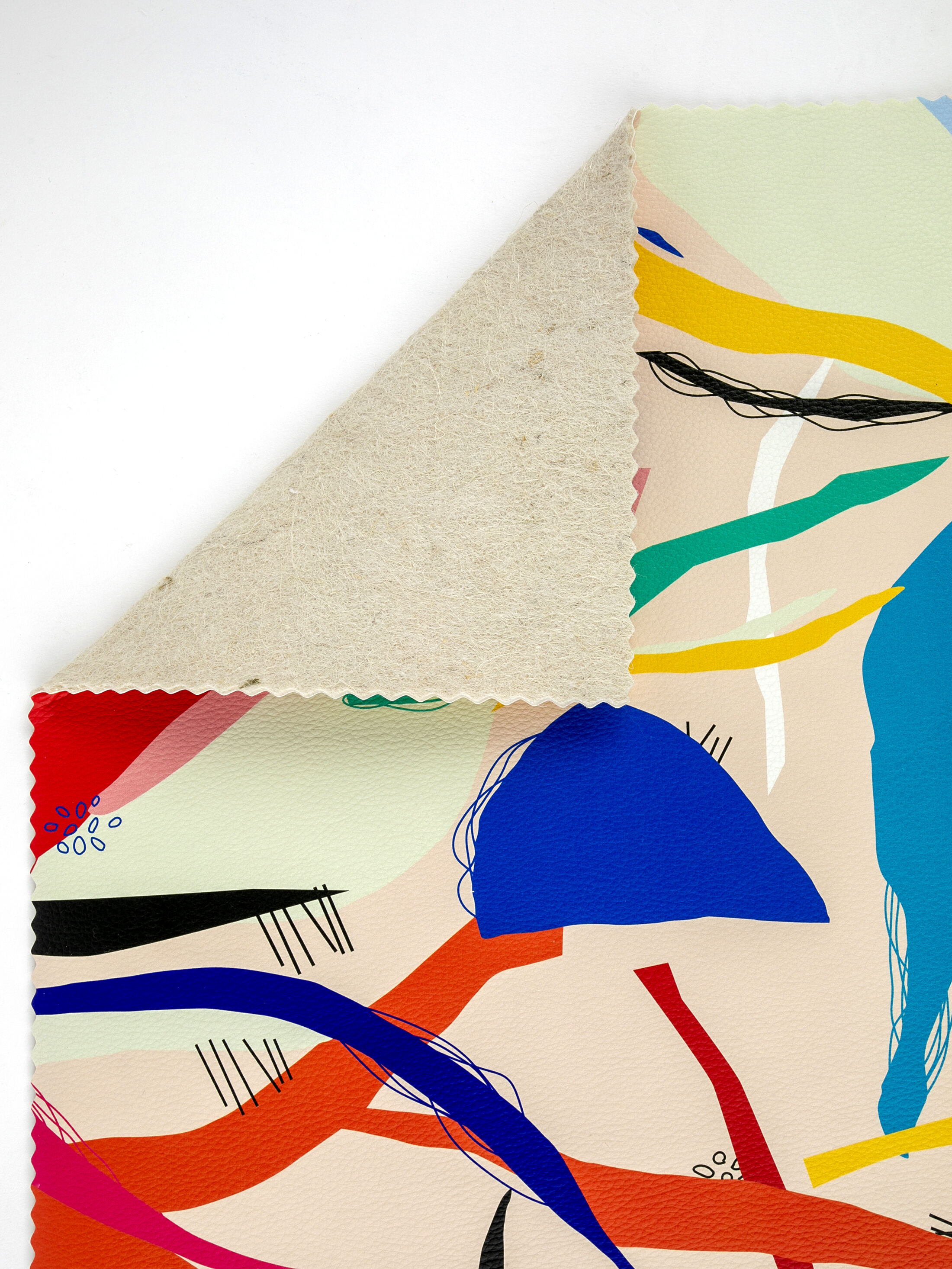 独自のパイナップルレザーをデザイン