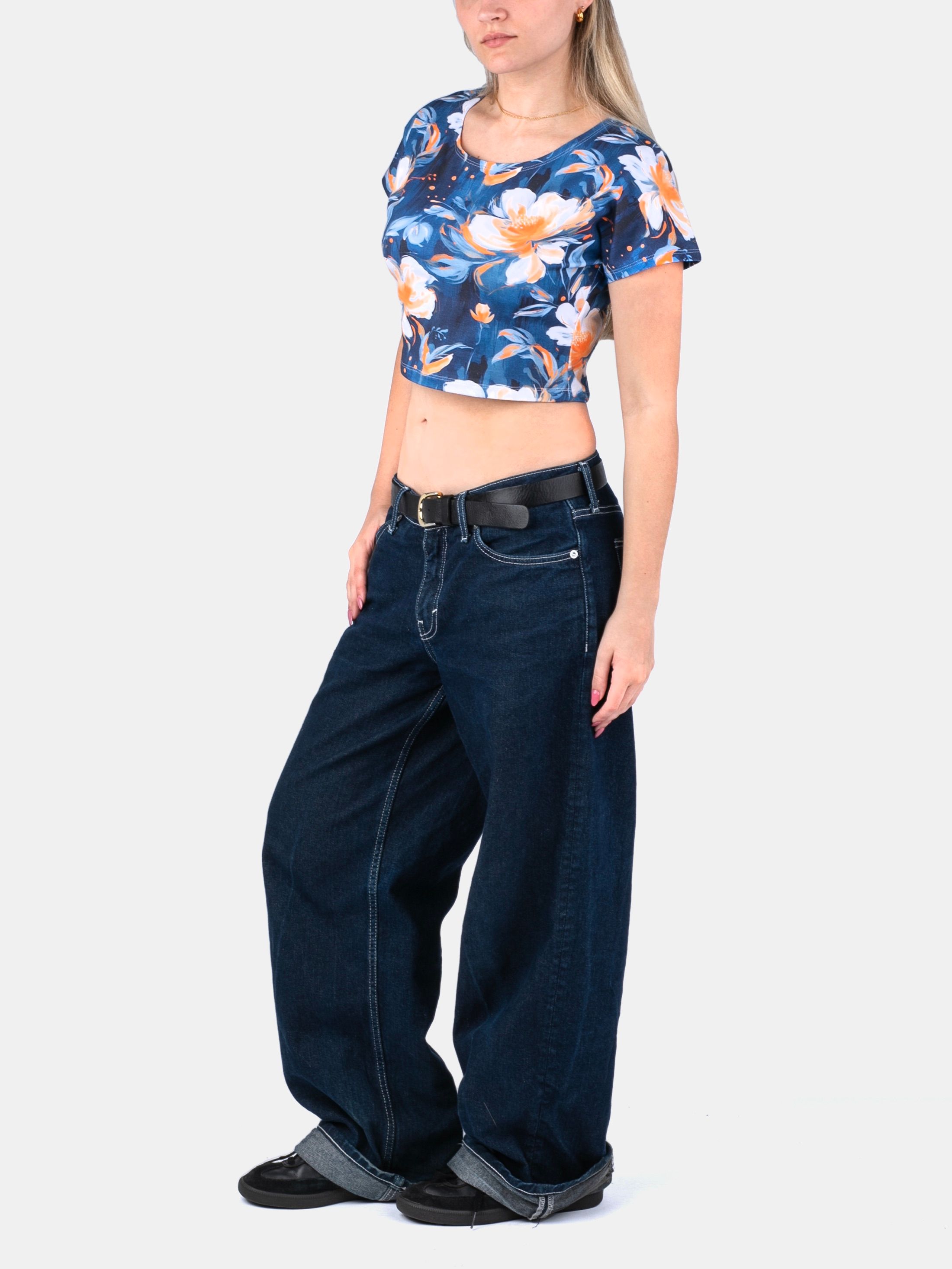 Designen Sie Ihre eigenen personalisierten Crop Tops