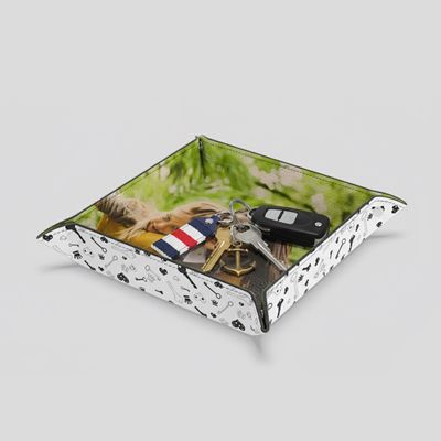Personalisiertes Schlüsseltablett aus Leder